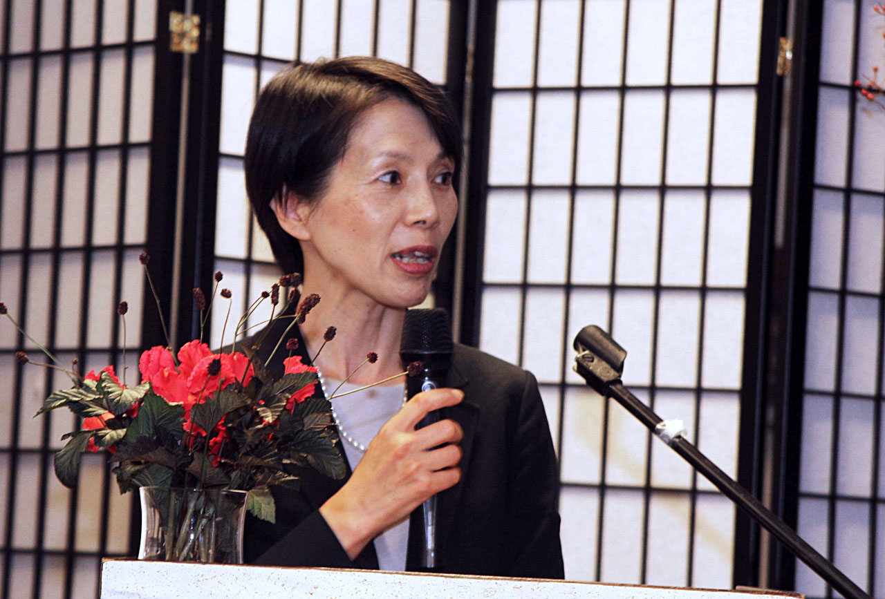 Mrs. Kawahara, minister of the Embassy of Japan in the Netherlands, stressed the importance of the European Go Cultural Centre for the Japanese community in Amstelveen and in the Netherlands as a whole, functioning as a bridge between cultures.